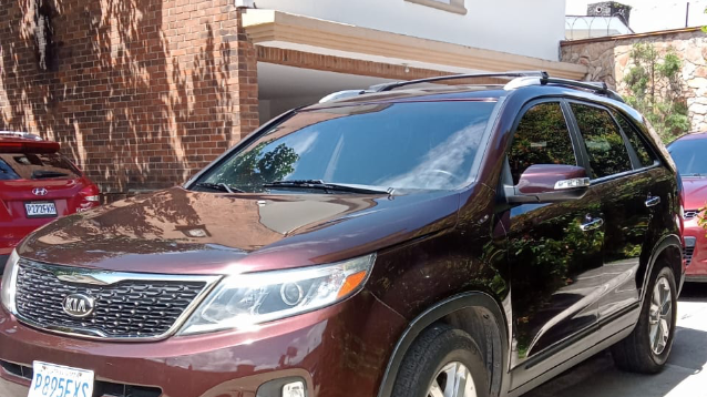 KIA SORENTO LX - 2015